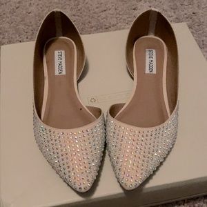 Nice Casual flat.. Dress up or dress it down!!